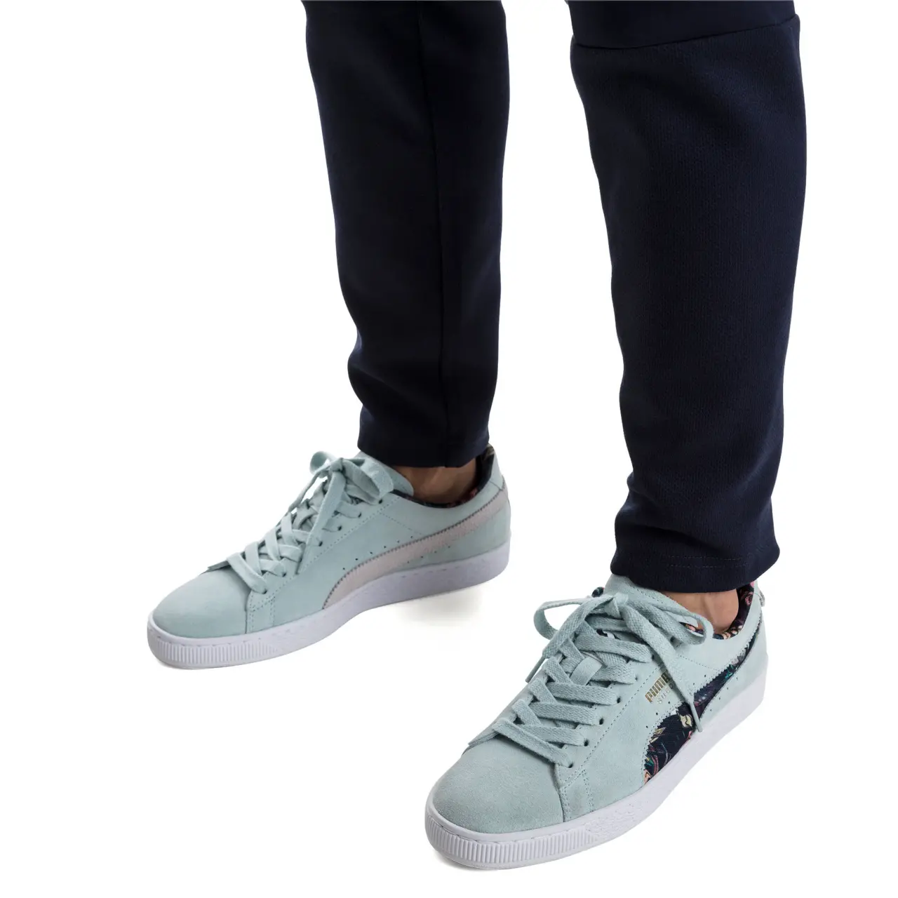 Alternative view of Giày Puma Suede 'Garden Floral Light Sky' 369238-02