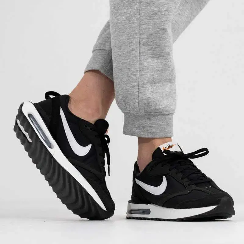 Alternative view of Giày Nike Air Max Dawn 'Black White' DC4068-001