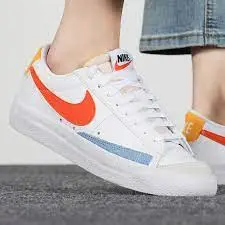 Alternative view of Giày Nike Blazer Low 77 'White Orange Lifestyle' DC4769-105