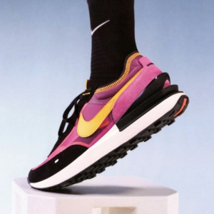 Alternative view of Giày Nike Waffle One GS 'Active Fuchsia' DC0481-600
