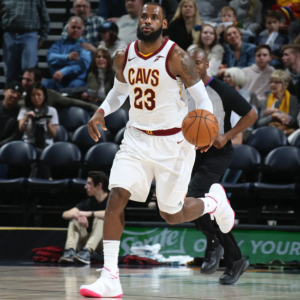 Alternative view of Giày Nike LeBron Soldier 11 'White Vivid Pink' 918369-102