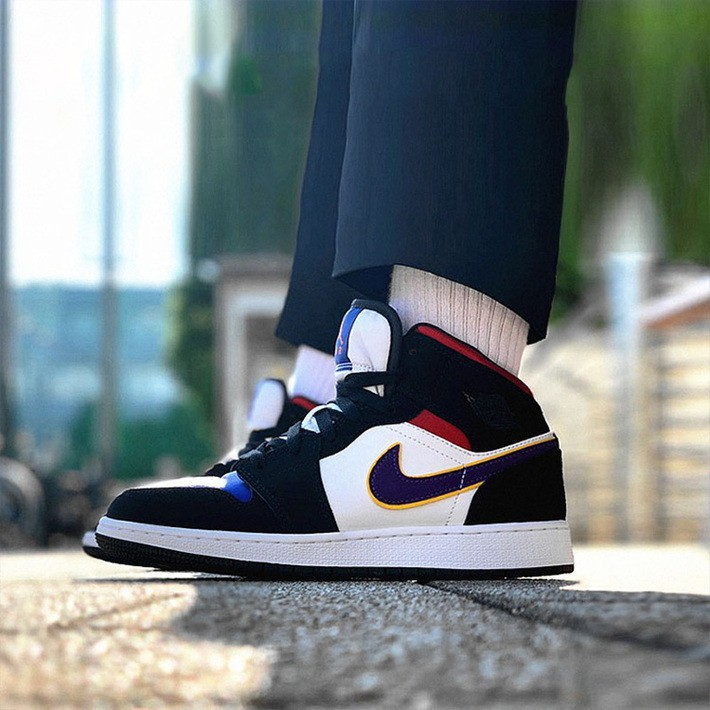 Giày Nike Air Jordan 1 Mid SE GS 'Rivals' BQ6931-005 - Ảnh 2