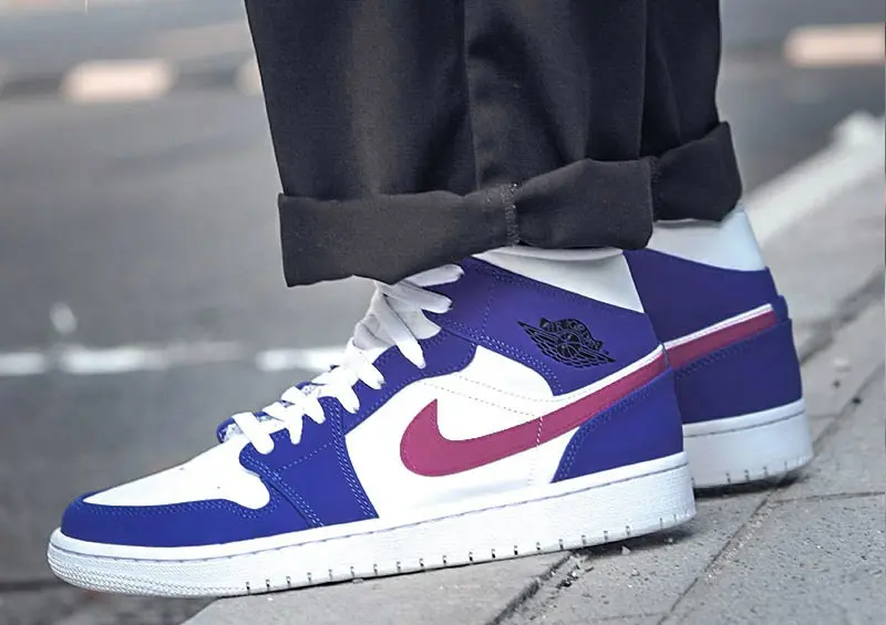 Alternative view of Giày Nike Air Jordan 1 Mid 'Royal Violet' 554724-451