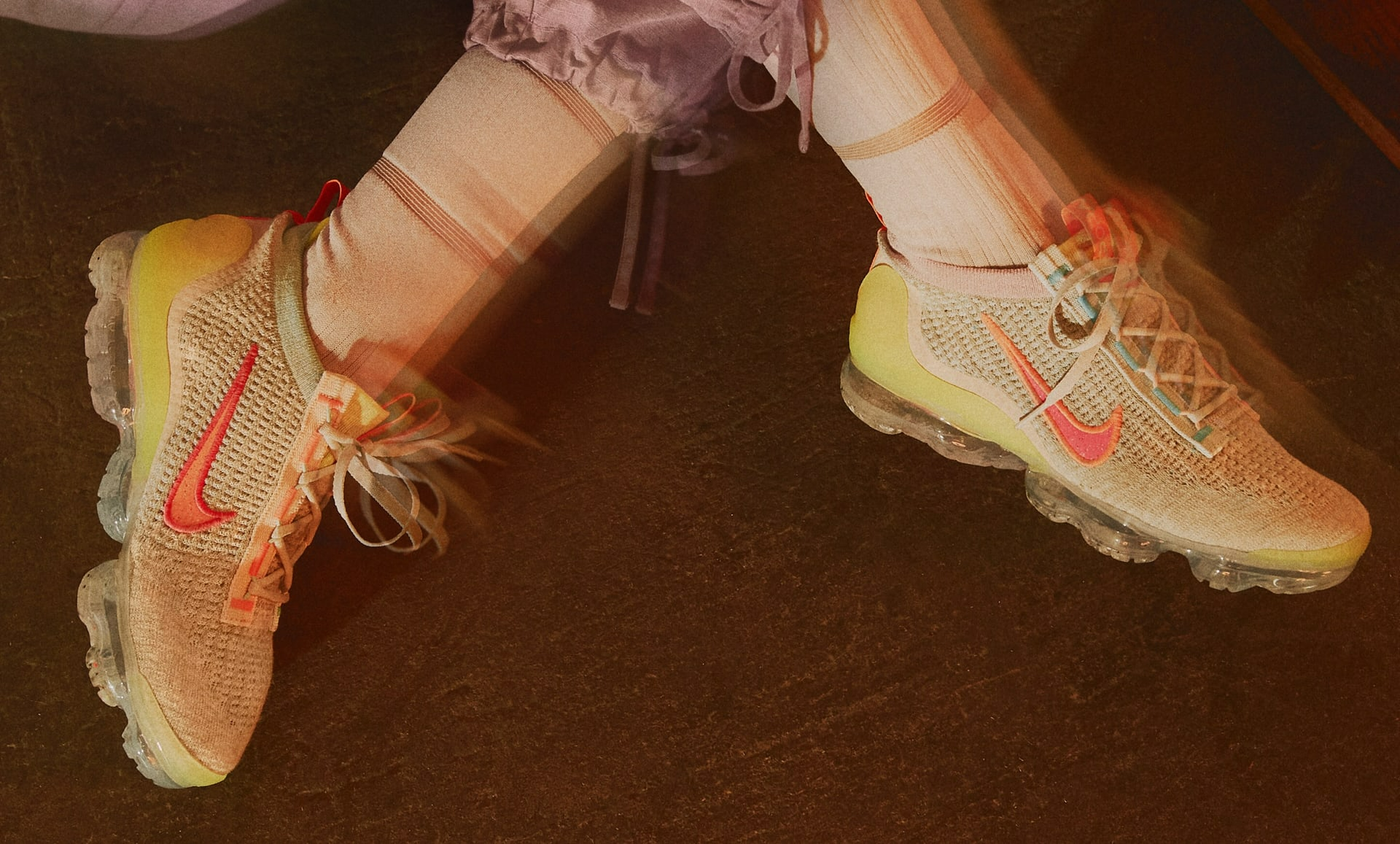 Giày Nike Wmns Air VaporMax 2021 Flyknit 'Neon' DH4088-002 - Ảnh 3