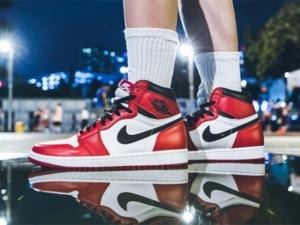 Alternative view of Giày Nike Air Jordan 1 High BG 'The Return' 768862-601