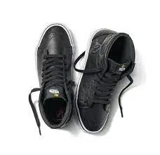 Giay Vans Peanuts x Sk8-Hi Reissue 'Snoopy' VN0A2XSBQX5