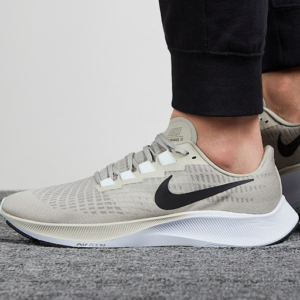 Alternative view of Giày Nike Air Zoom Pegasus 37 'Brown' BQ9646-200