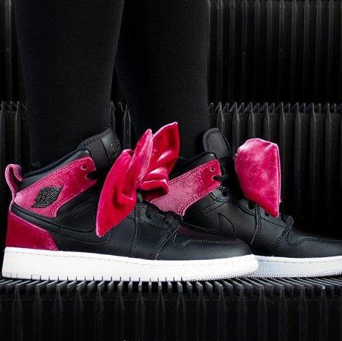 Giày Nike Air Jordan 1 Mid Bow XLD GS 'Noble Red' CK5678-006 - Ảnh 3