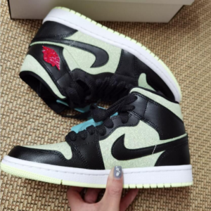 Alternative view of Giày Nike Wmns Air Jordan 1 Mid SE 'Black Barely Volt' CV5276-003