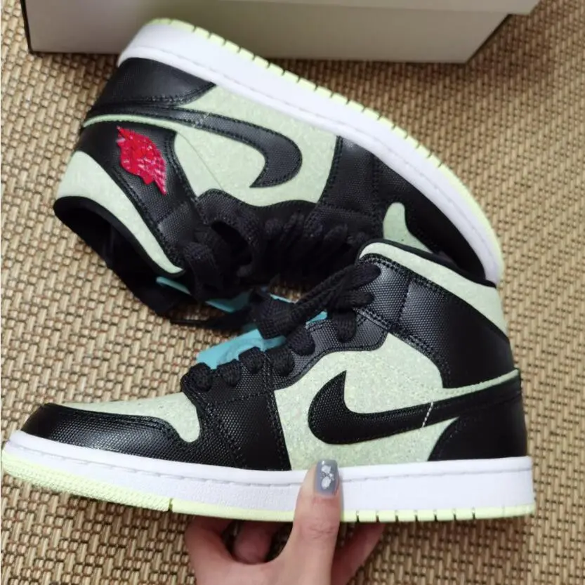Alternative view of Giày Nike Wmns Air Jordan 1 Mid SE 'Black Barely Volt' CV5276-003