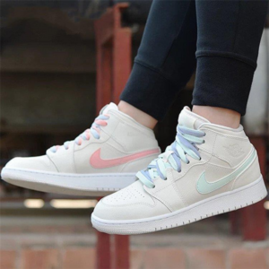 Alternative view of Giày Nike Air Jordan 1 Mid GG 'Phantom' 555112-035