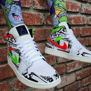 Alternative view of Giày Nike Air Jordan 1 Mid 'Over Print Logos' 554724-119