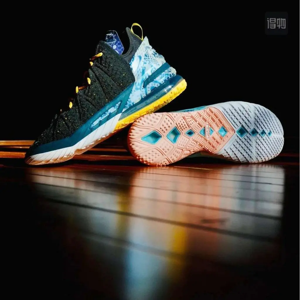 Alternative view of Giày Nike LeBron 18 EP 'Reflections' DB7644-003