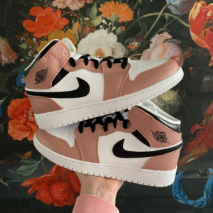 Alternative view of Giày Nike Air Jordan 1 Mid GS 'Pink Quartz' 555112-603