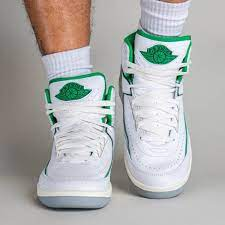 Giay Nike Air Jordan 2 Retro 'Lucky Green' DQ8562-103