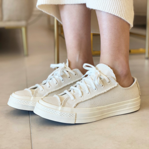 Alternative view of Giày Converse Chuck 70 Low 'Egret' 167750C