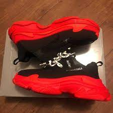 Alternative view of Giày Balenciaga Triple S Sneaker 'Black Red' 536737-W2FZ1-1060