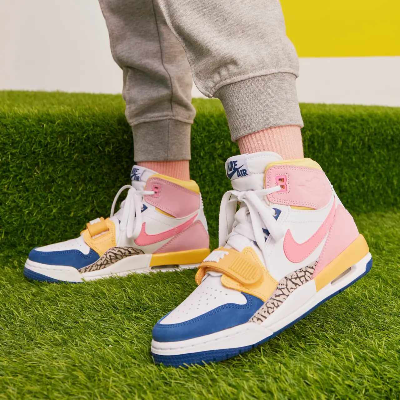 Giay Nike Air Jordan Legacy 312 GS 'White Blue' FD9909-161