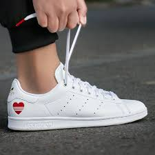 Giay Adidas Stan Smith 'Valentine's Day' FW6390