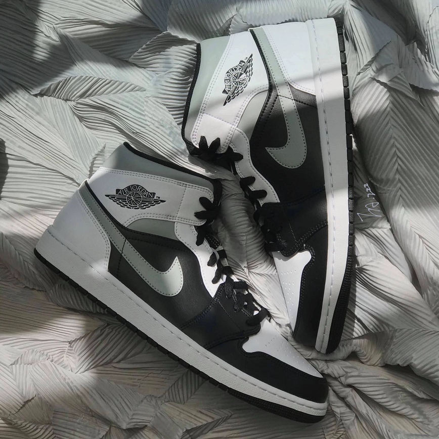 Giày Nike Air Jordan 1 Mid GS 'White Shadow' 554725-073 - Ảnh 5