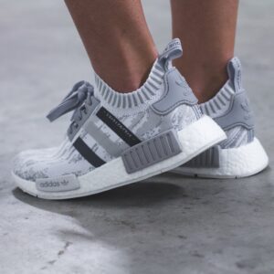 Alternative view of Giày Adidas Wmns NMD R1 Primeknit 'Grey Glitch Camo BY9865