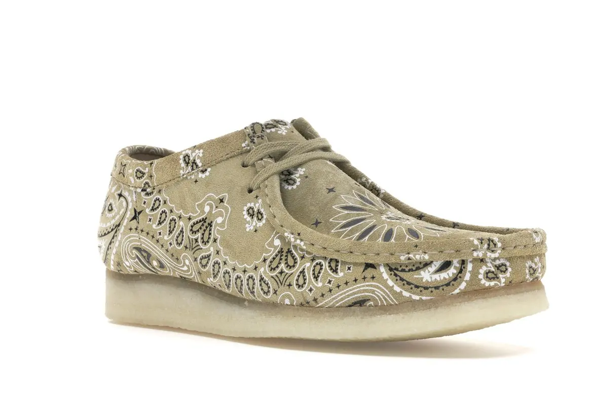 Giay Clarks x Supreme Wallabee 'Bandana Khaki' 261-42398
