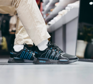 Giay Adidas NMD R1 V3 'Black Blue' HQ6637