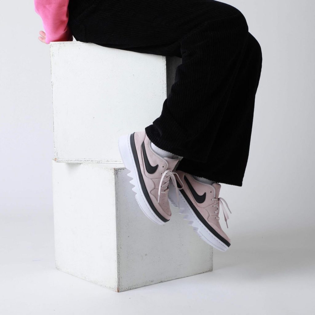 Giày Nike Wmns Air Jordan 1 Jester XX Low Laced 'Barely Rose' CI7815-602 - Ảnh 2
