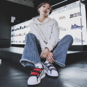 Alternative view of Giày Adidas Olivia Oblanc x Ji Won Choi x Wmns Superstar 'White' FW6635