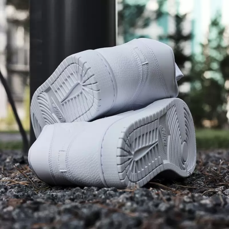 Giày Nike Air Jordan 1 Mid 'Triple White' 554724-130 - Ảnh 8