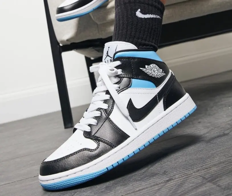 Alternative view of Giày Nike Wmns Air Jordan 1 Mid 'University Blue' BQ6472-102