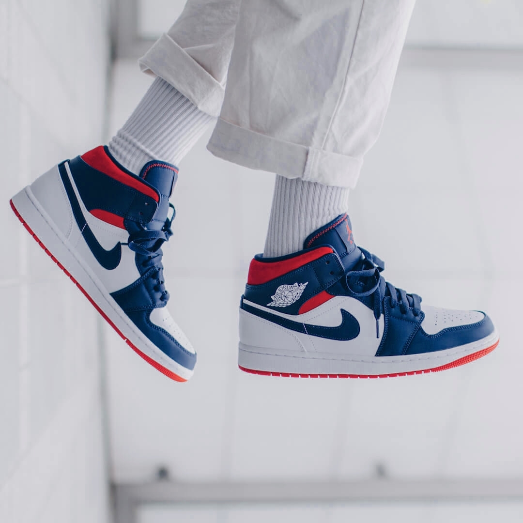 Giày Nike Air Jordan 1 Mid 'USA' 852542-104 - Ảnh 2