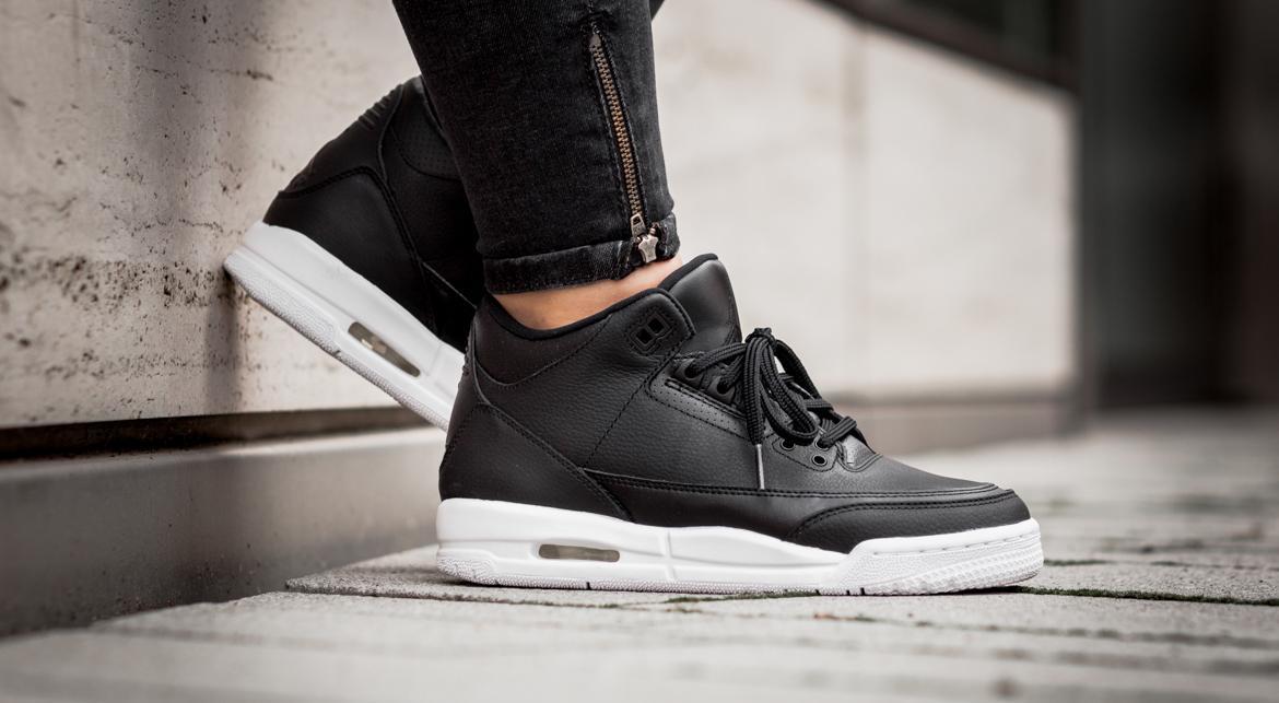 Alternative view of Giày Nike Air Jordan 3 Retro BG 'Cyber Monday' 398614-020