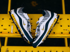 Alternative view of Giày Air Max 98 'Tour Yellow' 2018 640744-105