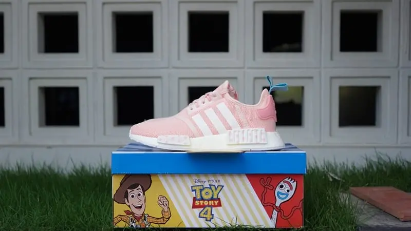 Alternative view of Giày Adidas Toy Story 4 x NMD R1 Kids 'Bo Peep'  EG7316