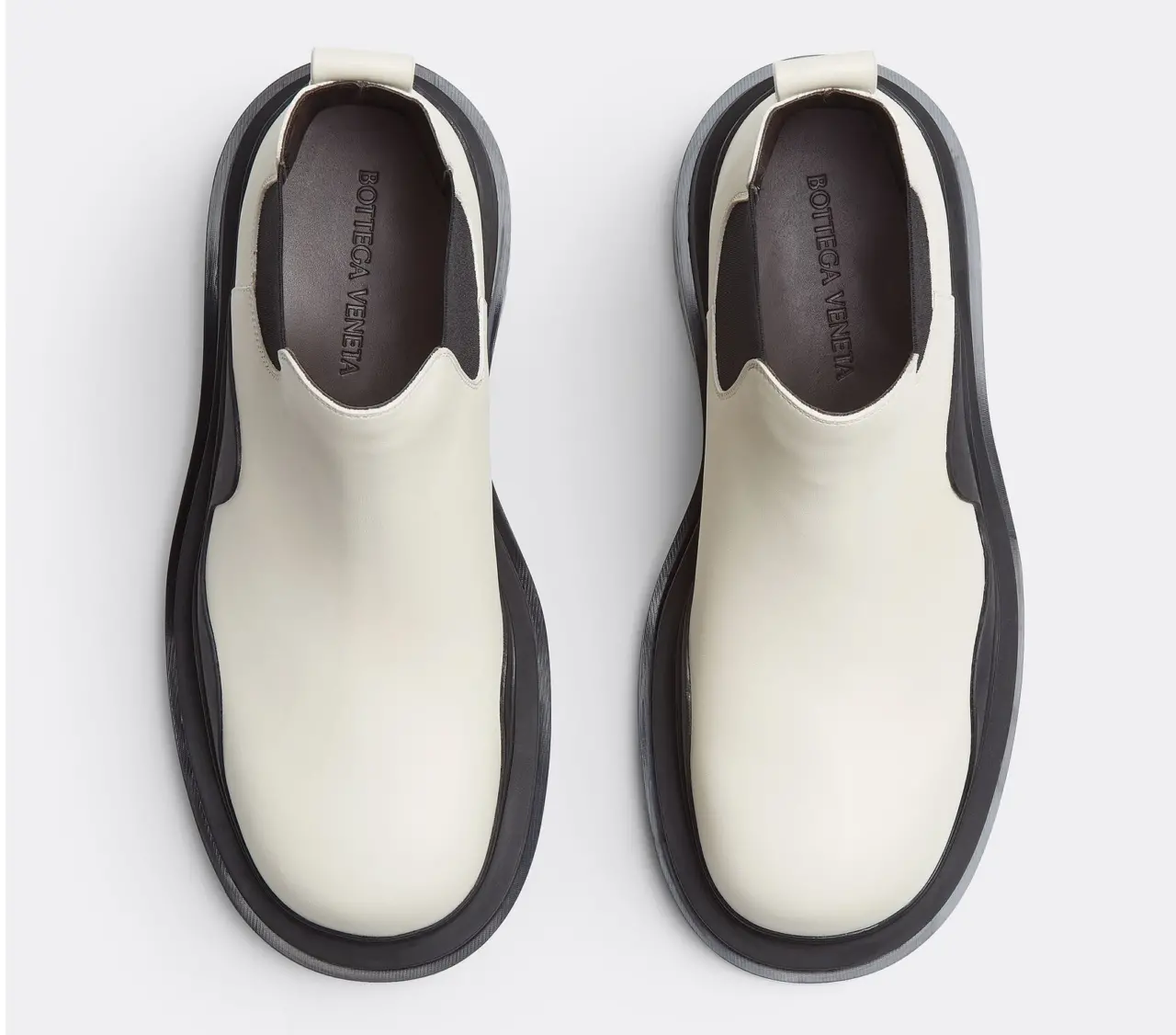 Alternative view of Giày Bottega Veneta Tire Ankle Chelsea Boot 'Sea Salt' 630281VBS509049