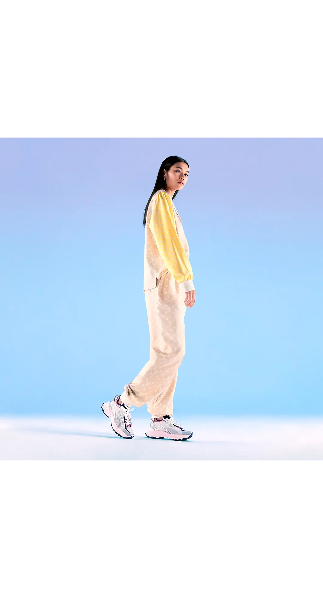 Alternative view of Giày Louis Vuitton Run 55 Trainers 'White Pink' 1AA16K