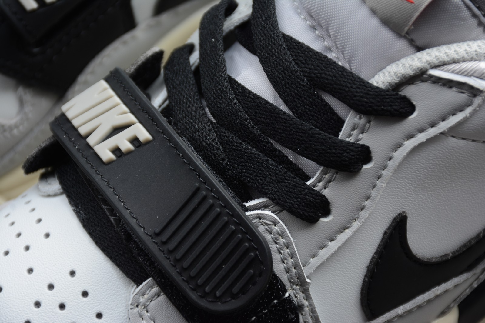 Giày Nike Jordan Legacy 312 Low GS 'Tech Grey Cement' CD9054-101 - Ảnh 2