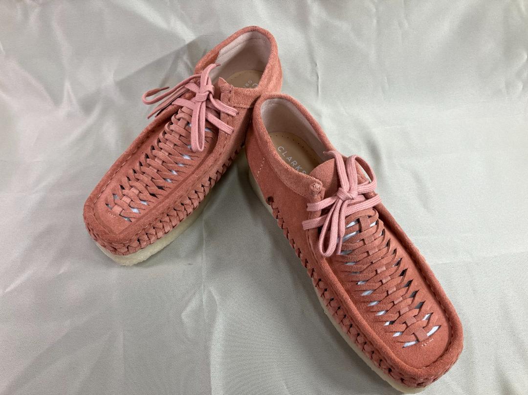 Giay Clarks x Supreme Woven Wallabee 'Pink' 261-60847