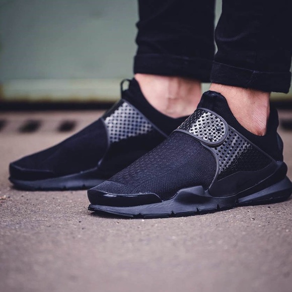 Alternative view of Giày Nike Wmns Sock Dart 'Black Volt' 848475-003