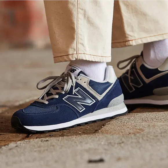 Alternative view of Giày New Balance 574 Classic Running 'Navy' WL574EN