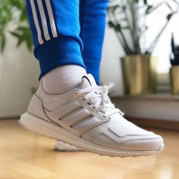 Alternative view of Giày Adidas UltraBoost 'White' EF1355