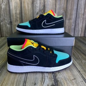 Alternative view of Giày Nike Air Jordan 1 Low SE GS 'Aurora Green' CV9844-013