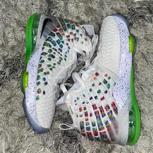 Giày Nike LeBron 17 GS 'Air Command Force' BQ5594-100 - Ảnh 3