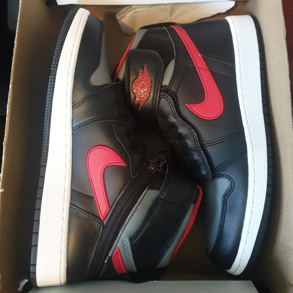 Giày Nike Air Jordan 1 High FlyEase GS 'Smoke Grey Gym Red' DC7986-006 - Ảnh 4