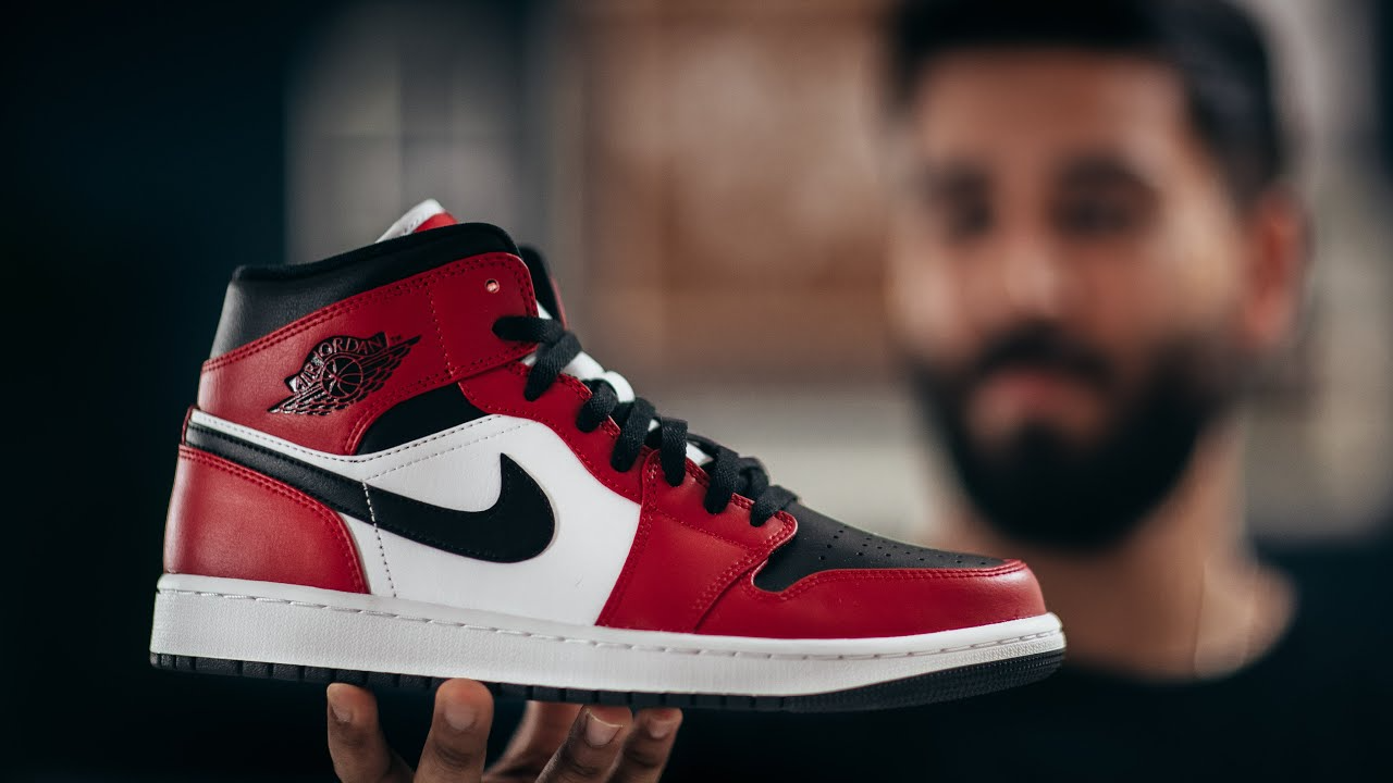 Giày Nike Air Jordan 1 Mid 'Chicago Black Toe' 554724-069 - Ảnh 11
