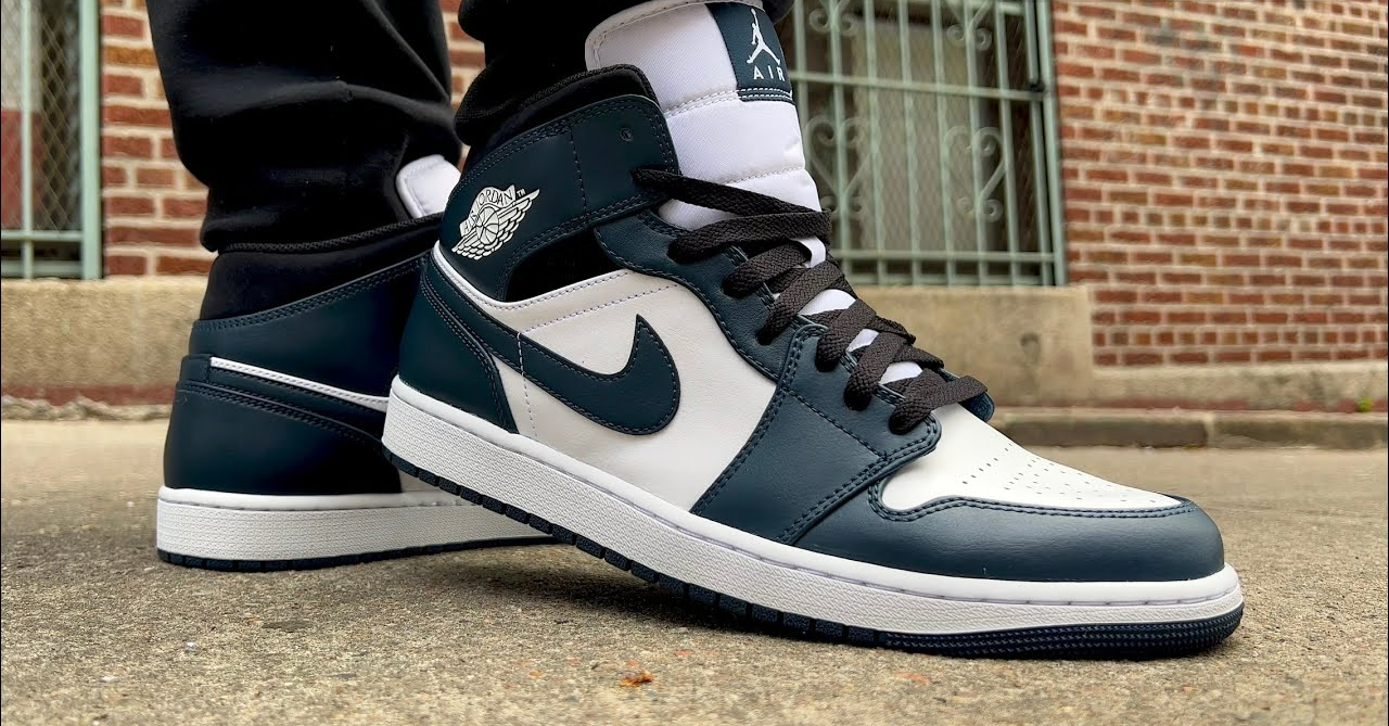 Giày Nike Air Jordan 1 Mid 'Armory Navy' 554724-411 - Ảnh 9