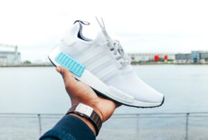 Alternative view of Giày Adidas NMD R1 'Cyan Blue' S80207