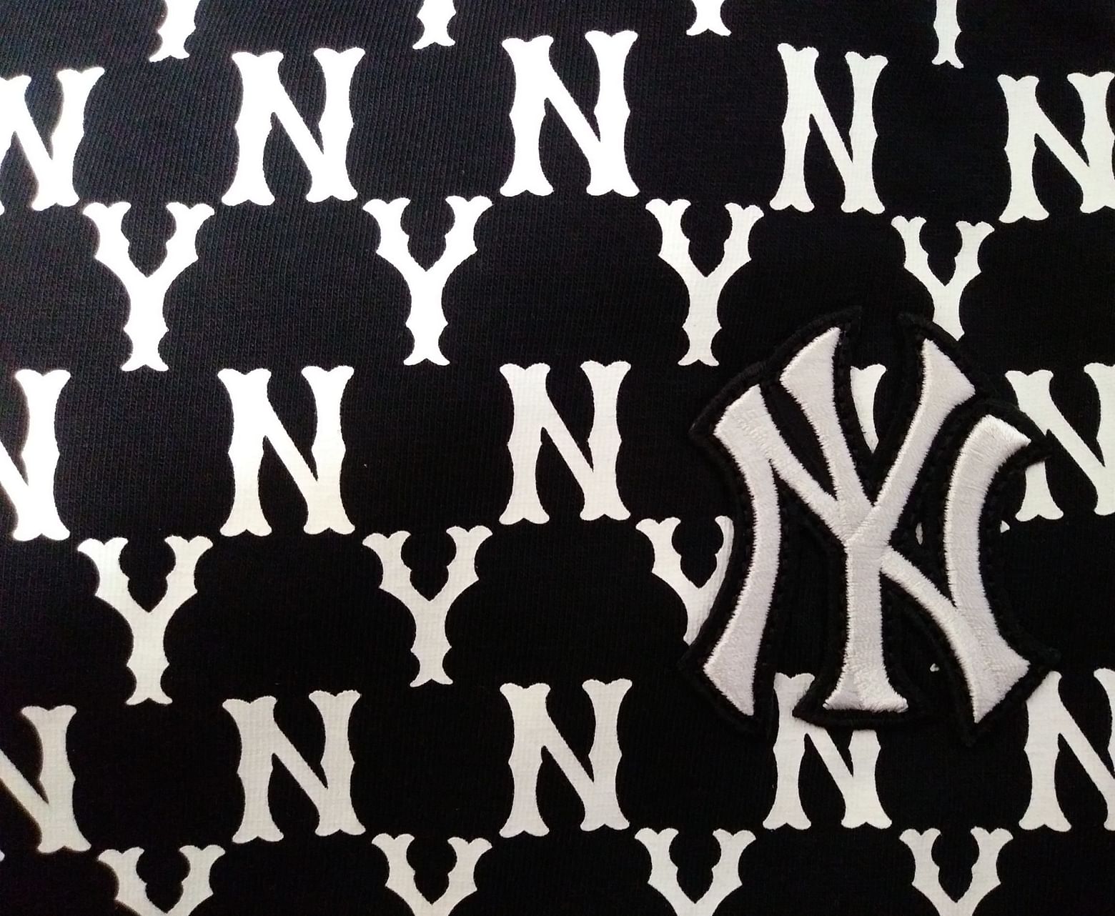 Alternative view of Áo MLB Monogram All Over Over Fit Short Sleeve Black 31TSM1131-50L