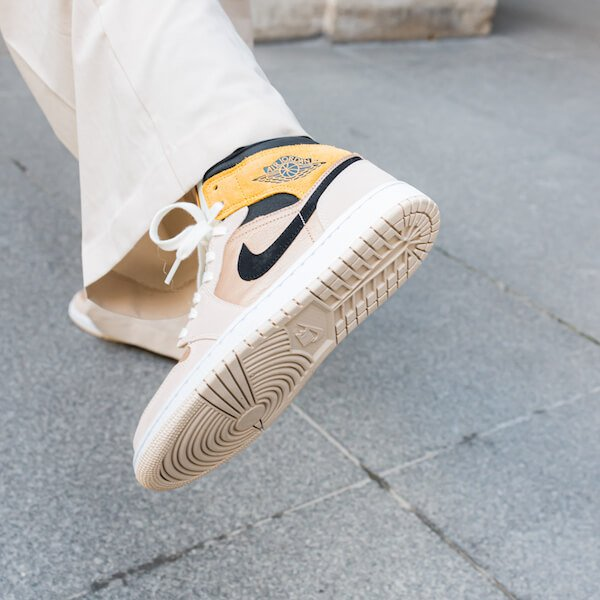 Giày Nike Air Jordan 1 Mid SE 'Particle Beige' DD2224-200 - Ảnh 4